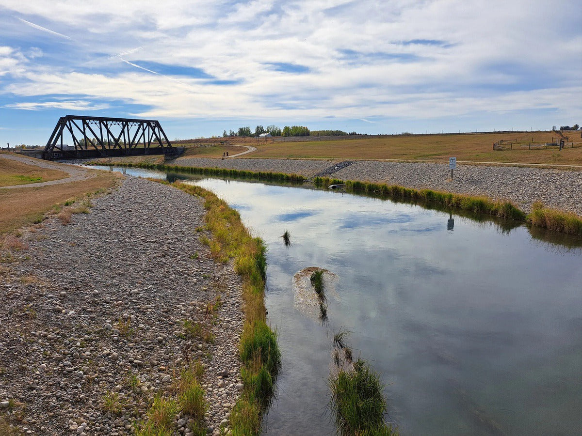 Calgary to Chestermere bike trail along the river
