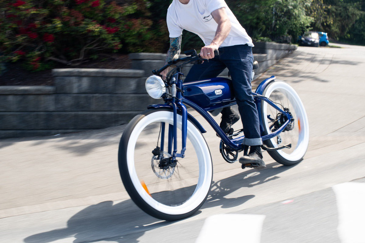 Rider on Michael Blast cruiser eBike navigating city streets