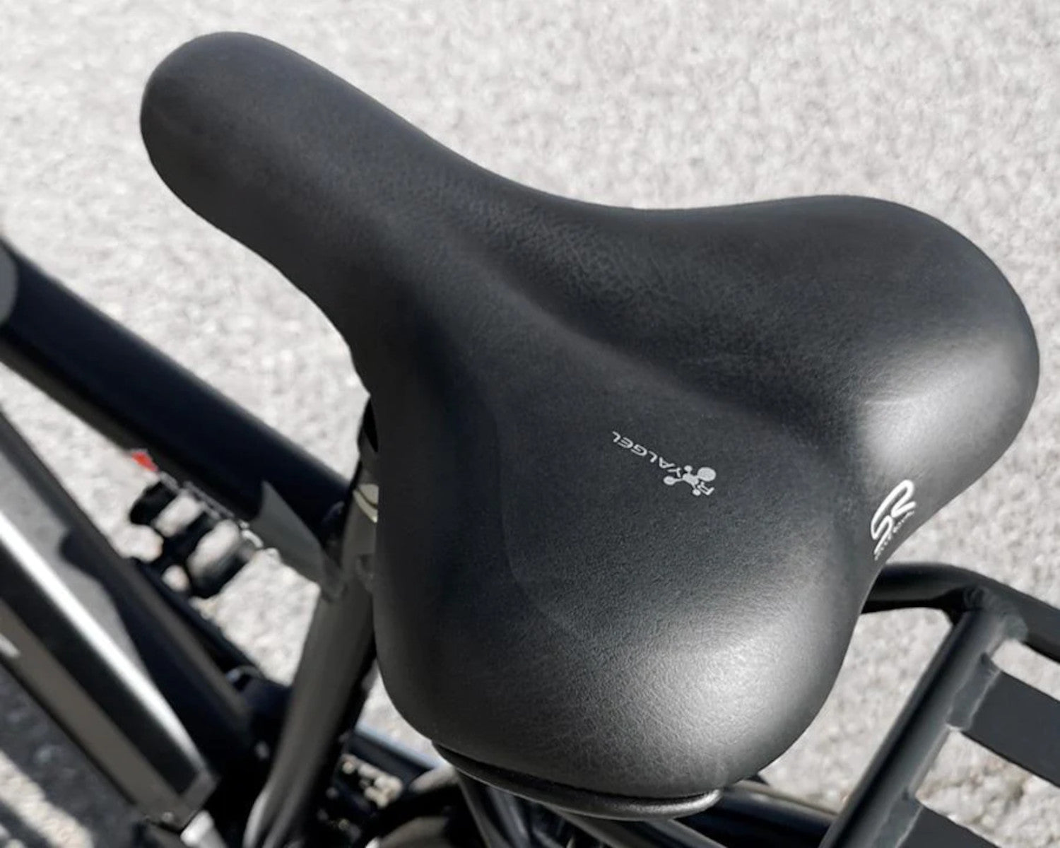 Surface 604 selle saddle