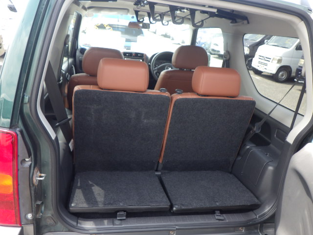 2006 Suzuki Jimny JDM car for sale — photo 21 of 25