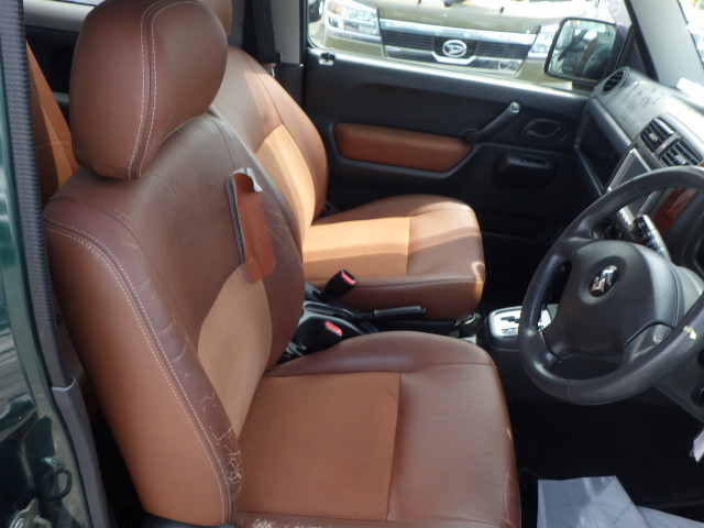 2006 Suzuki Jimny JDM car for sale — photo 8 of 25