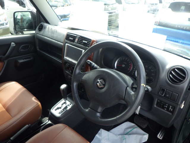 2006 Suzuki Jimny JDM car for sale — photo 7 of 25