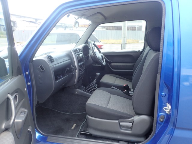 2007 Suzuki Jimny JDM car for sale — photo 11 of 22