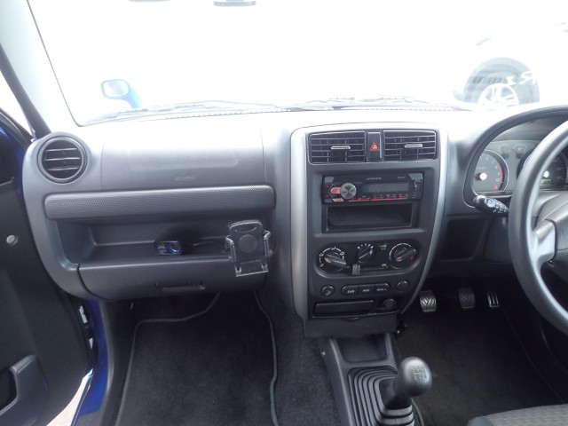 2007 Suzuki Jimny JDM car for sale — photo 15 of 22