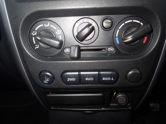 2007 Suzuki Jimny JDM car for sale — photo 17 of 22