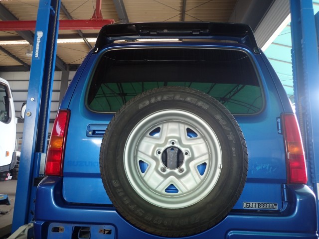 2007 Suzuki Jimny JDM car for sale — photo 19 of 22