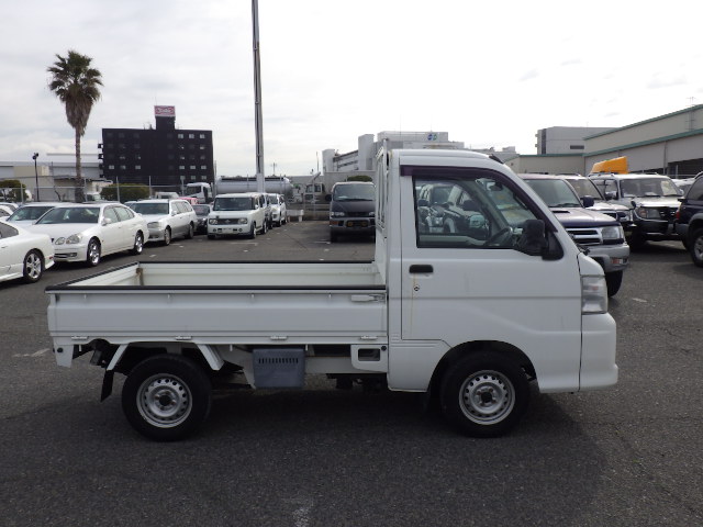 2006 Daihatsu Hijet JDM car for sale — photo 8 of 25
